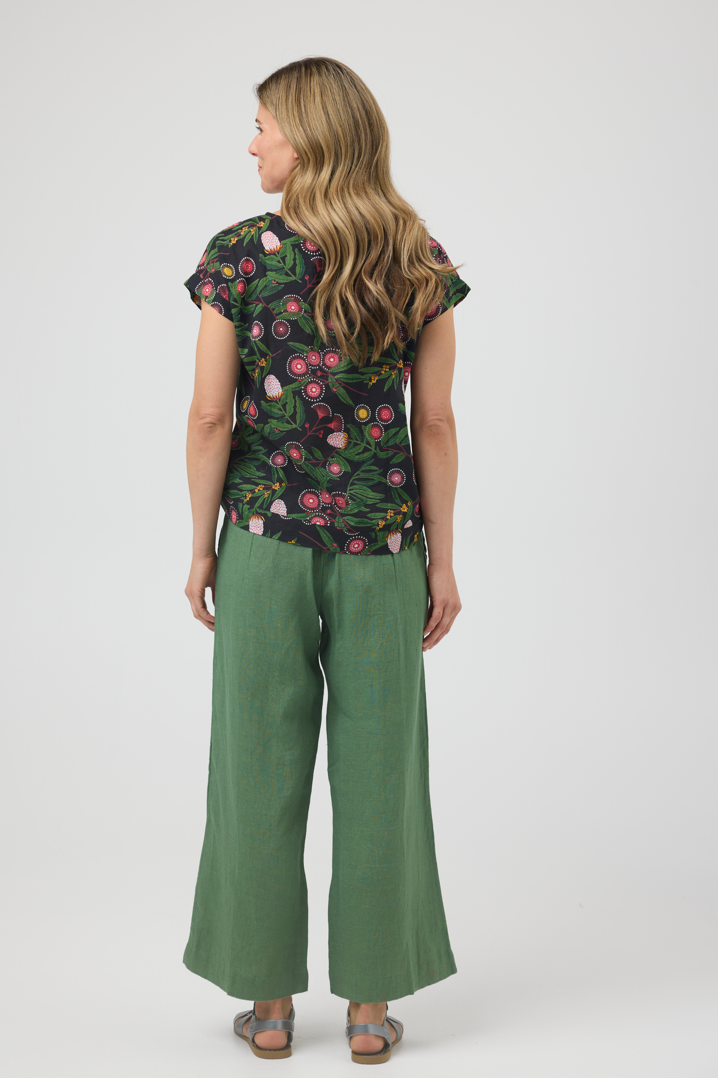 Vicky - Round Neck