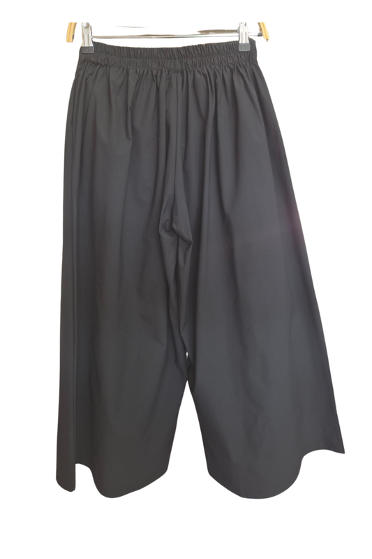 Wide-Leg Culottes in Black